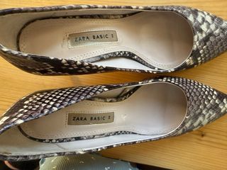 Tacón salón zara cerrado serpiente