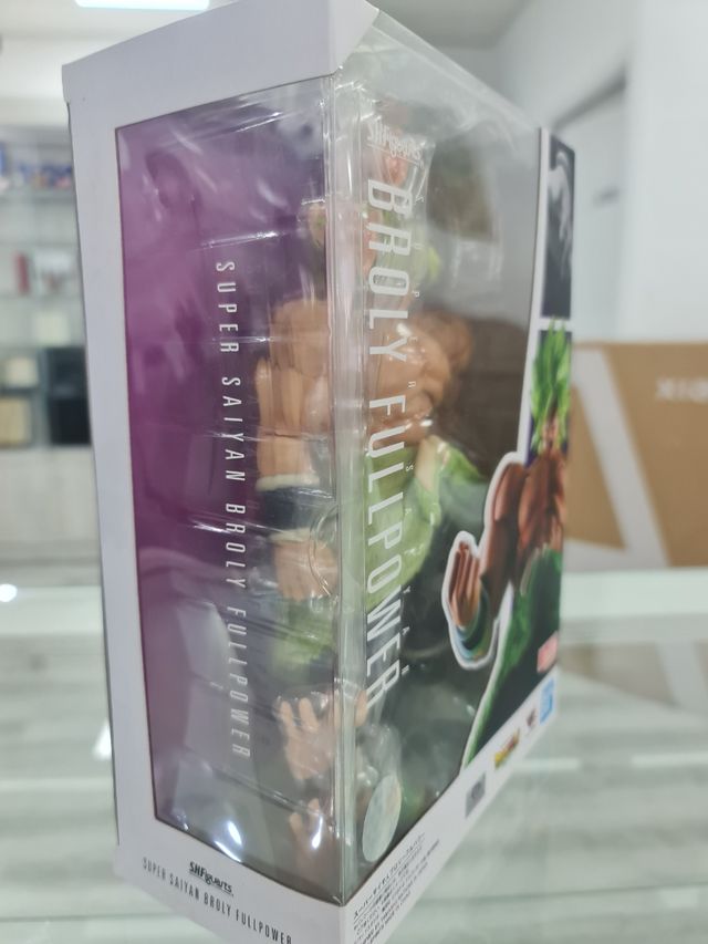 BROLY FULLPOWER SHFIGUARTS BANDAI