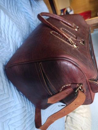 Maleta de cuero artesanal granate Max calidad