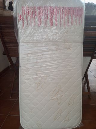 Cuna de viaje con colchón 