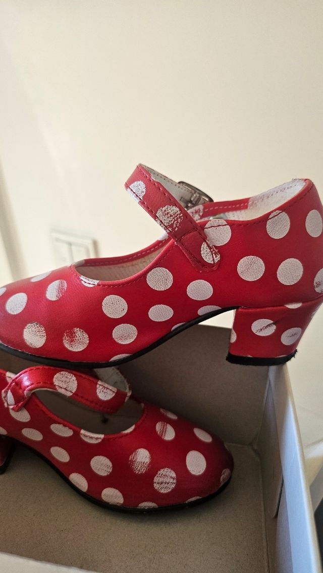 Tacones gitana t 25. Prácticamente nuevo