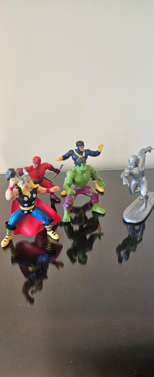 Figuras de superheroes