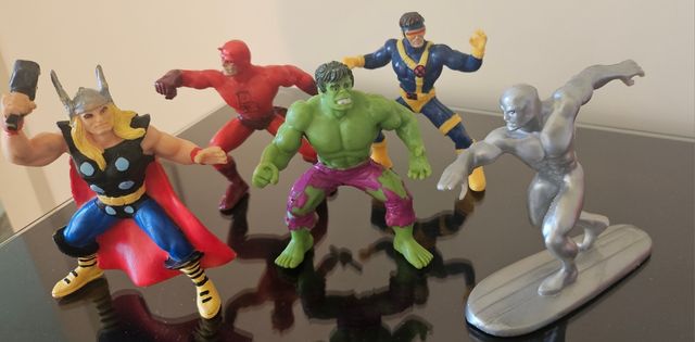 Figuras de superheroes