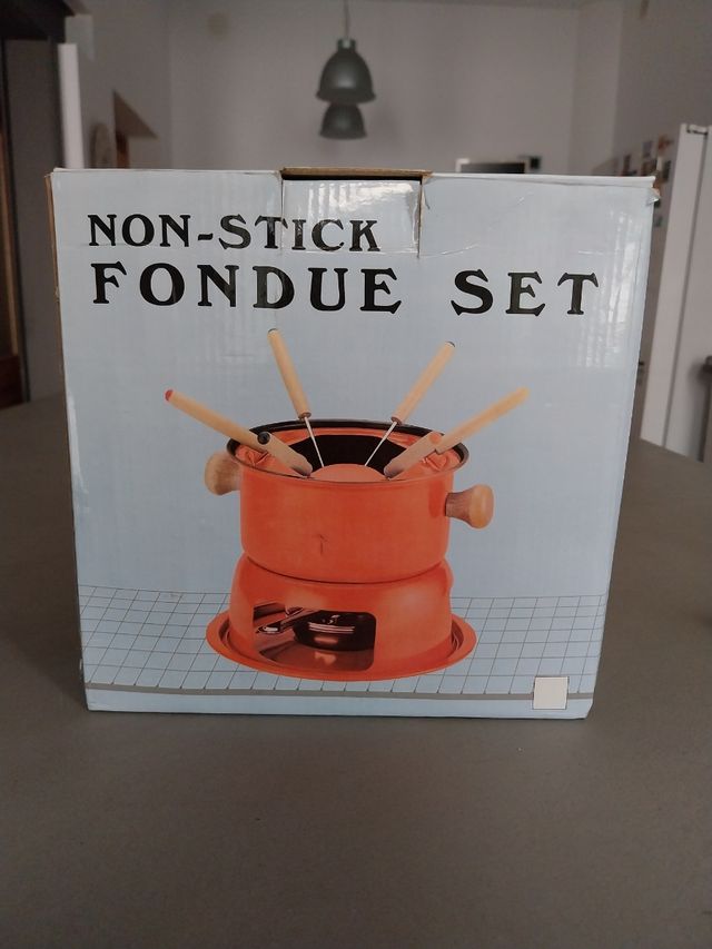 Non-stick fondue set