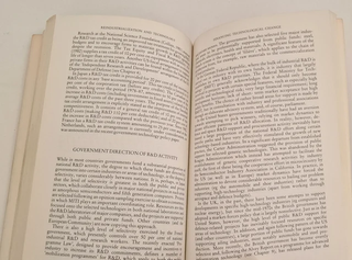 📚 Reindustrialization & Technology | Longman