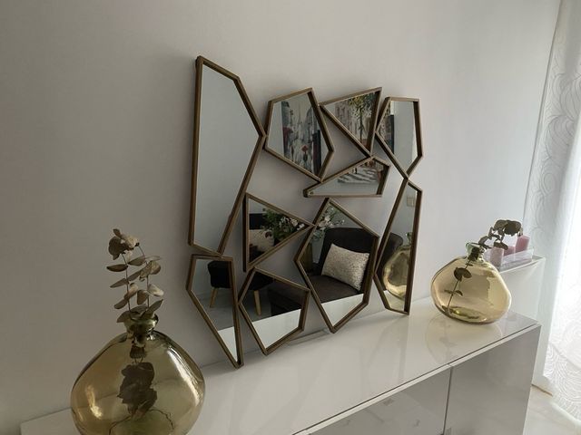 Espejo de diseño para decoración.