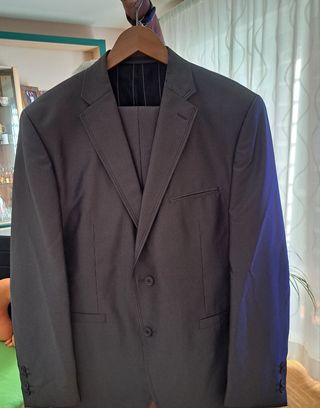 Traje para hombre, gris acero