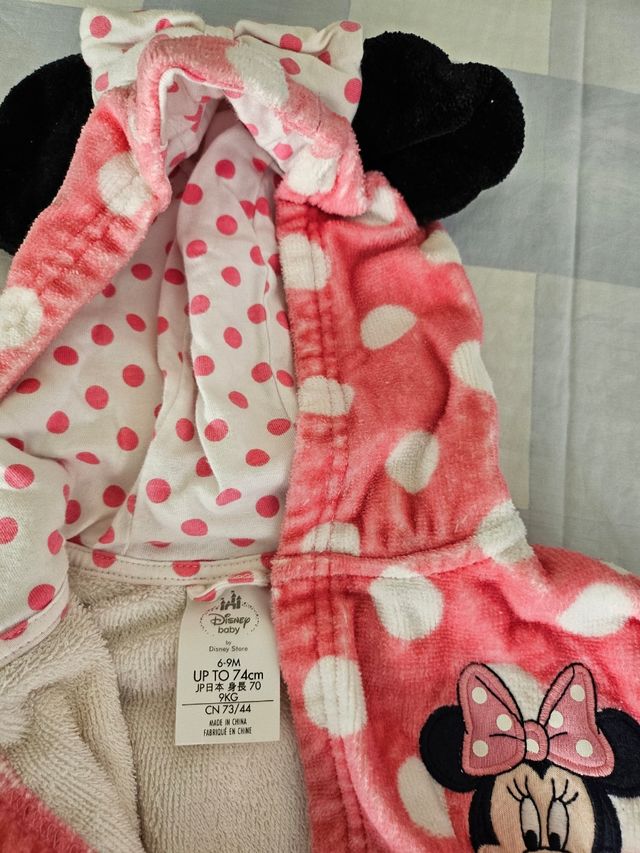 Albornoz Mickey y Minnie. Diferentes.