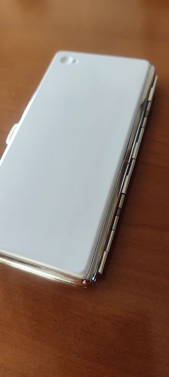 Pitillera tipo iPhone