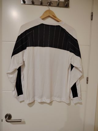 Camiseta estilo fútbol