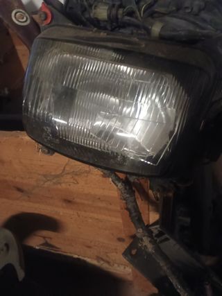 Faro honda dominator