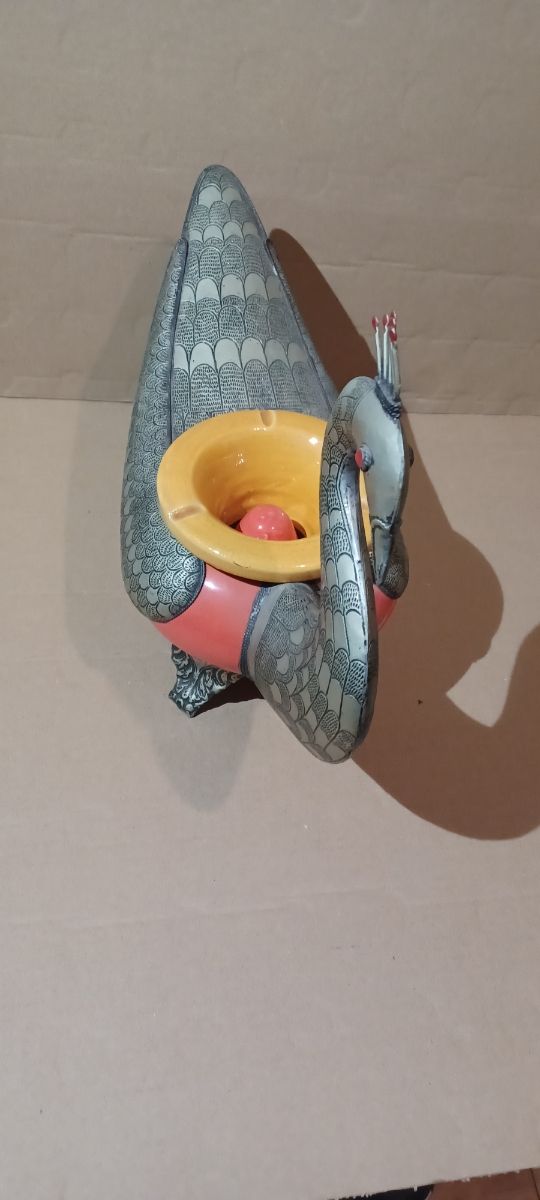 Cenicero decorativo en forma de pavo 