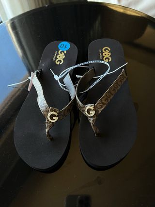 Sandalias Guess NUEVAS 