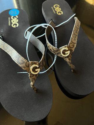 Sandalias Guess NUEVAS 