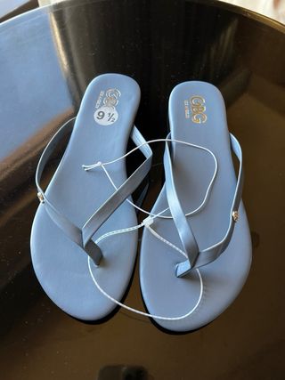 Sandalias Guess NUEVAS 