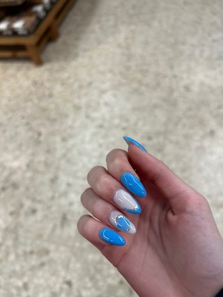 Se hacen Uñas