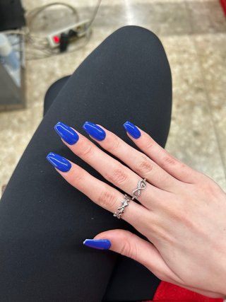 Se hacen Uñas