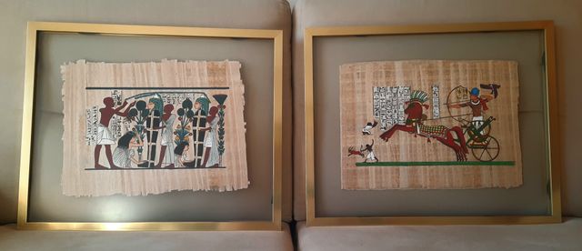 Due papiri incorniciati