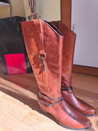 Botas altas de piel NUEVAS
