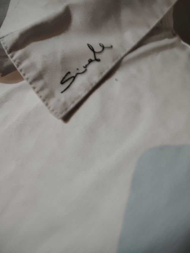 Camisa blanca con estampado