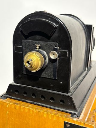 Proyector, antiguo de placas de cristal marca Ica