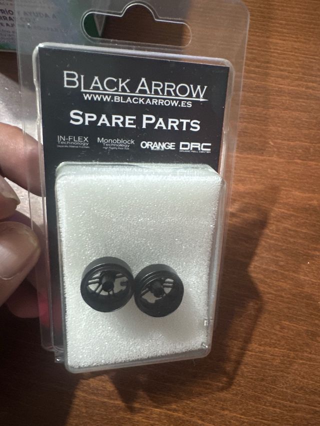 Llantas slot  black arrow