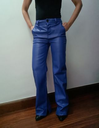 Pantalón polipiel. Con etiqueta 