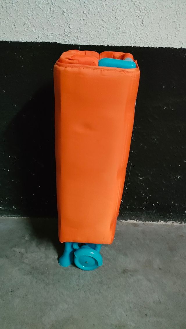 Cuna de viaje y colchón