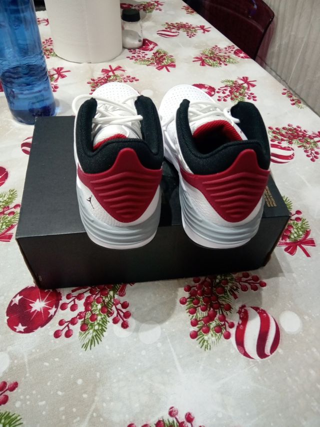 Jordan Max Aura 5