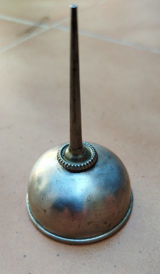 Aceitera de maquina de coser