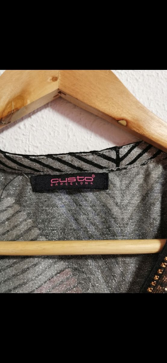 Vestido de chica talla 36-38 de Custo Barcelona.