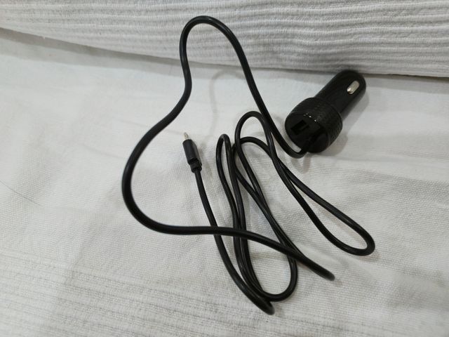 + Cargador de móvil para el mechero del coche