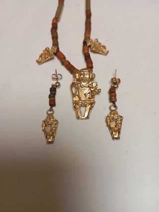 Colgante,pendientes precolombinas.