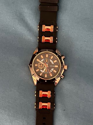 Reloj elegante