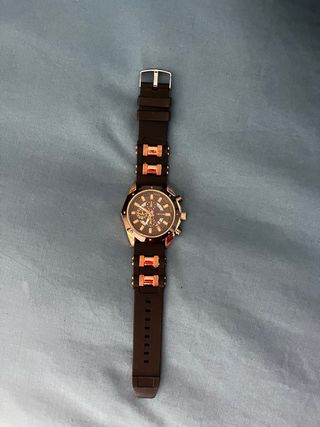 Reloj elegante