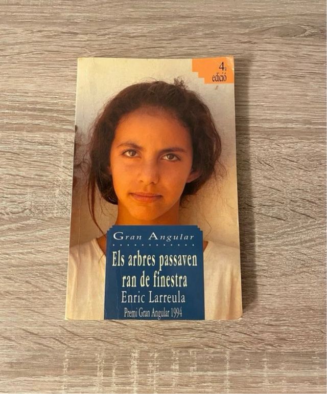 Libro Els arbres passaven ran de finestra