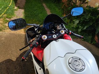 Yamaha R1