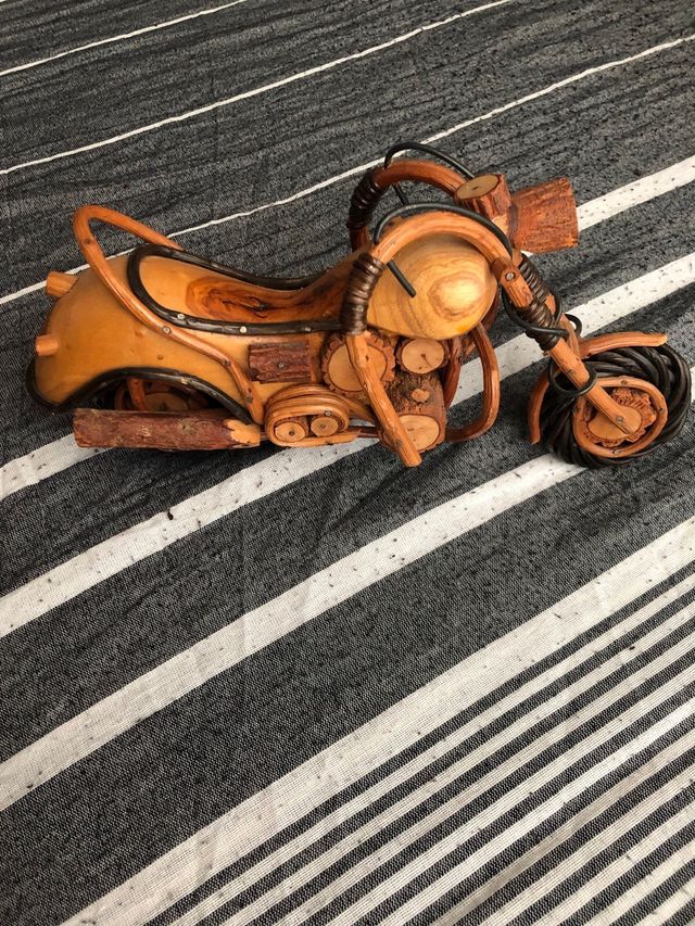 Decoracion artesanal madera Moto harley