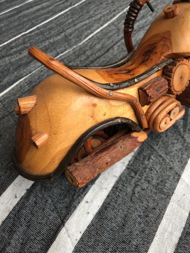 Decoracion artesanal madera Moto harley