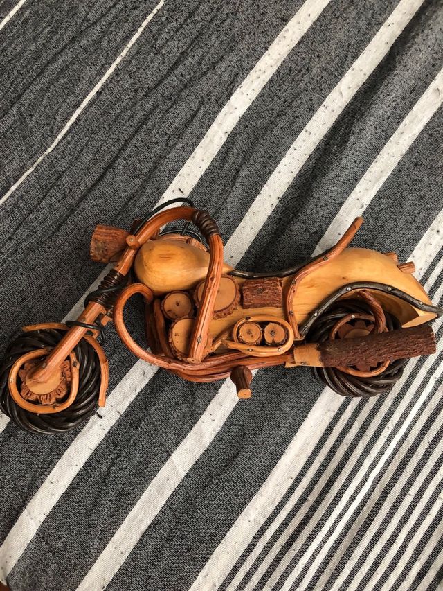 Decoracion artesanal madera Moto harley