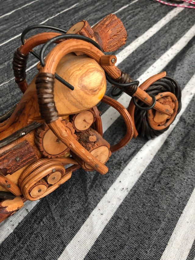 Decoracion artesanal madera Moto harley