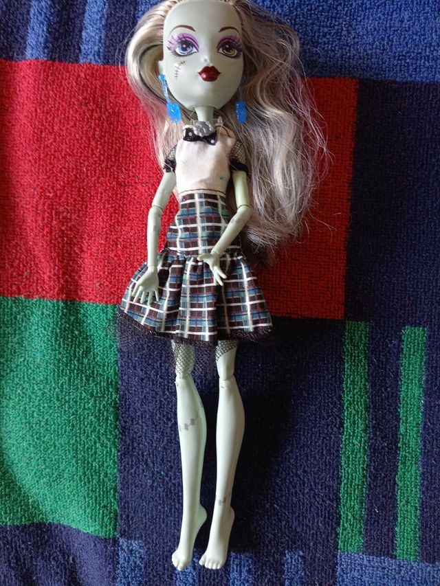 Monster high Frankie Stein ~ Ghouls Alive