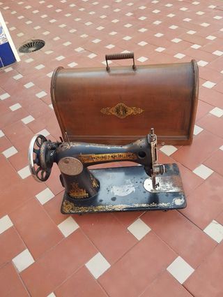 Maquina de coser Singer completa