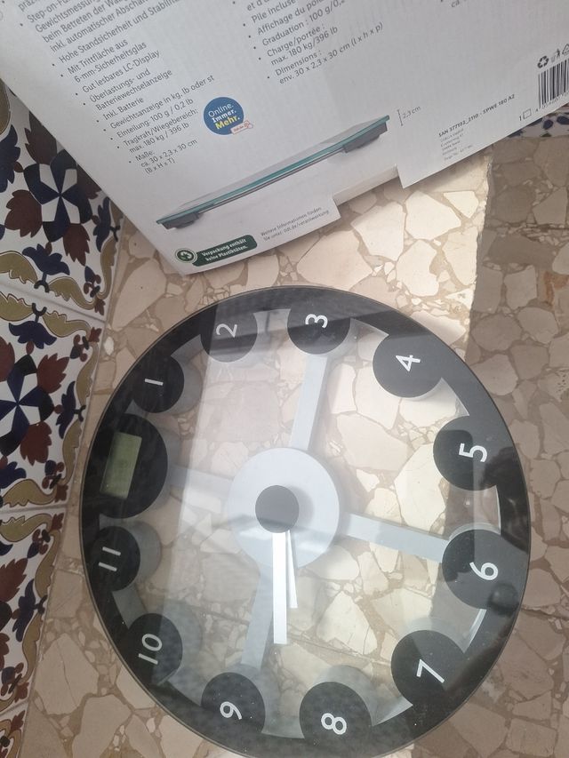 Balanza reloj con pilas