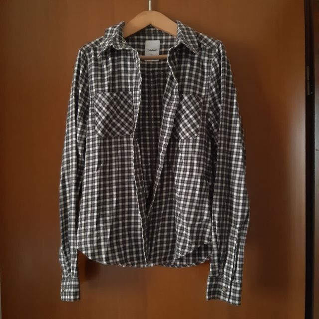 Camicia taglia IT40 più un articolo in omaggio