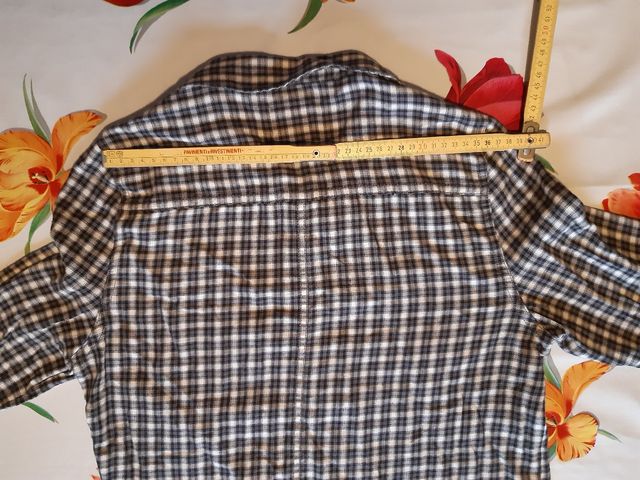 Camicia taglia IT40 più un articolo in omaggio