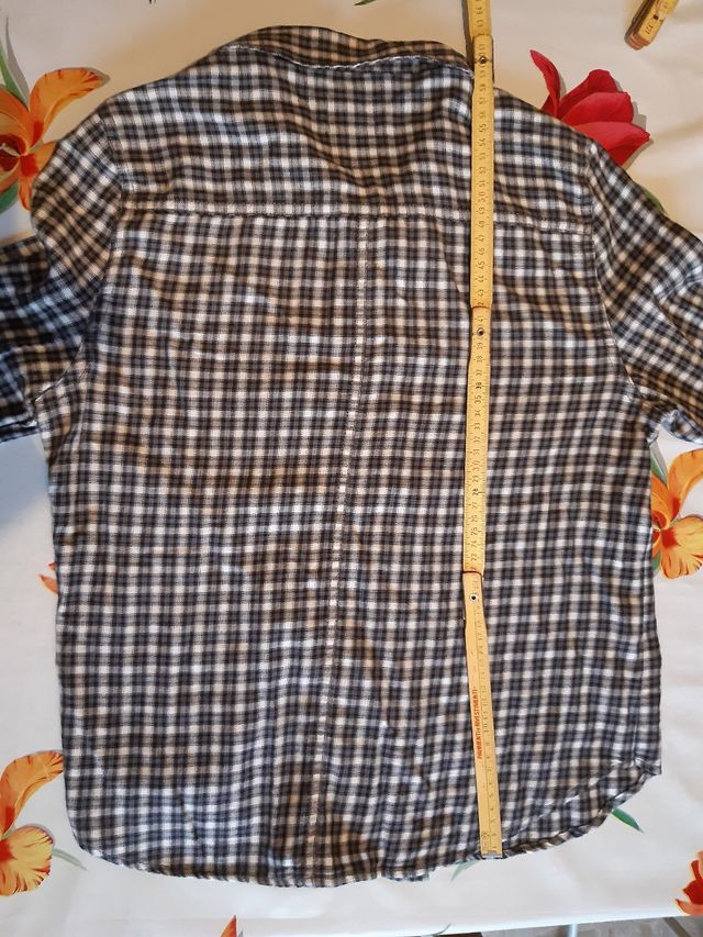 Camicia taglia IT40 più un articolo in omaggio