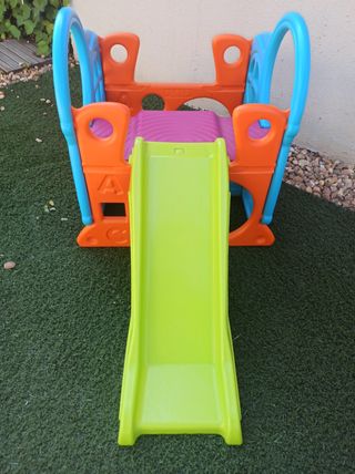 Parque infantil activity center