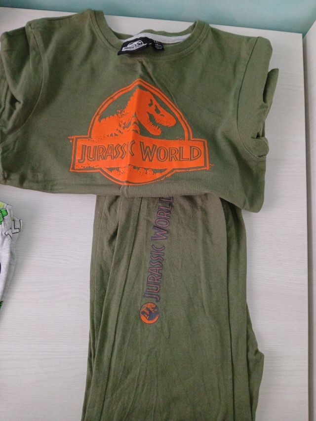 3 pijamas largos de 4-5 y 5-6