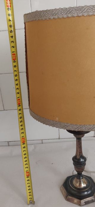 Lamparas de noche con pie de metal y pantalla